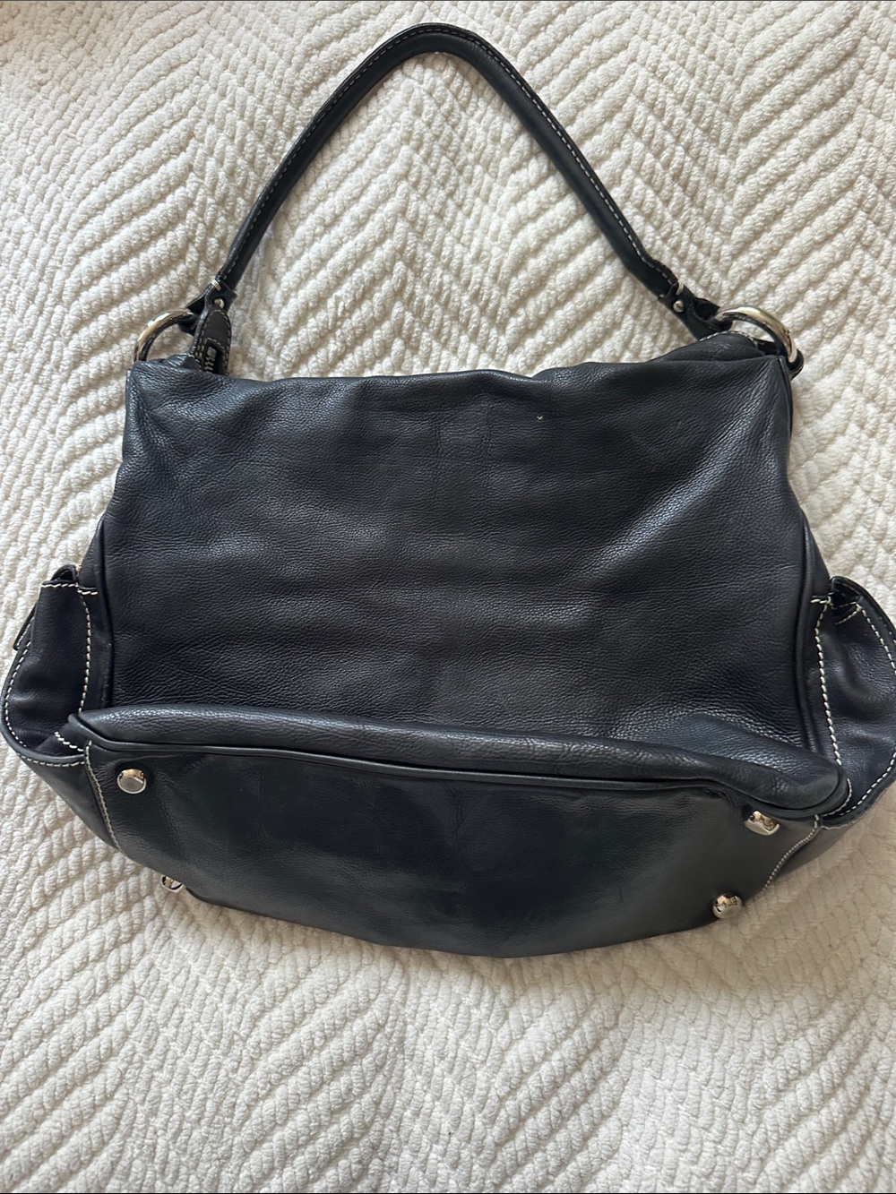 Marc Jacobs Black Leather Shoulder Bag with Front Pockets - Picture 4 of 6